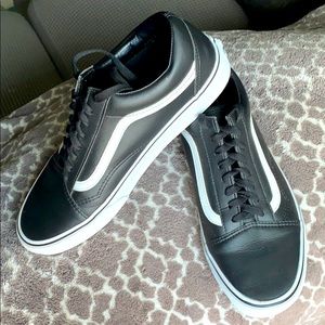 Vans Men’s Black Leather Sneaker Size 10
